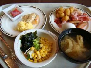 晚上喝味增湯減肥促睡眠！晚上吃什么食物好？