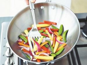 剩下油炸的油仍用來炒菜易致癌-炒菜致癌習慣