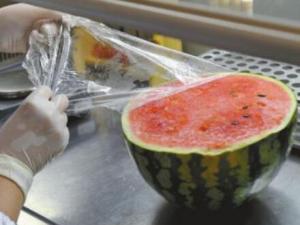 西瓜怎么保鮮?保鮮膜其實不保鮮