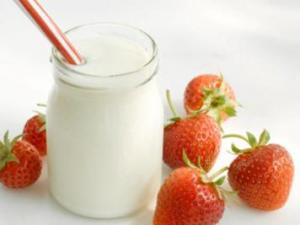 酸奶什么時(shí)候喝好?喝酸奶的好處,空腹喝酸奶好嗎