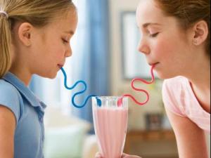 純果汁能完全代替水果嗎?果汁多喝警惕果汁綜合征