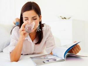 早上起床喝什么水?早起空腹千萬別喝這些水