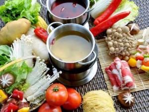 吃火鍋最好先涮什么？吃火鍋先涮肉還是先涮菜