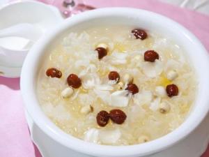 如何養肺潤肺？百合荸薺銀耳都是潤肺高手