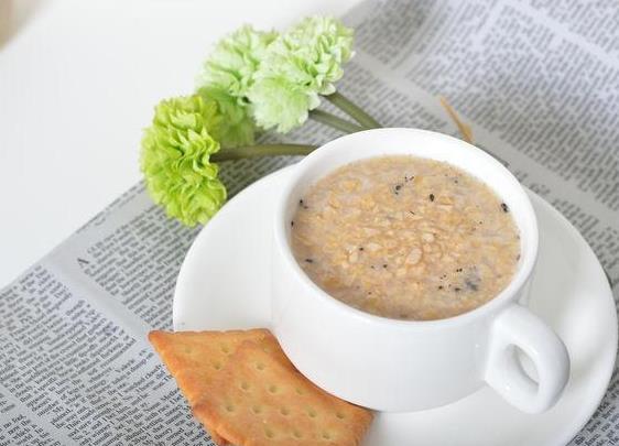 ?快熟麥片可以直接吃嗎?快熟燕麥片最簡(jiǎn)單的吃法