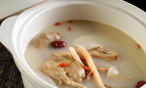 天麻燉鴿子治頭暈幾天吃一次 天麻燉鴿子一次放多少天麻