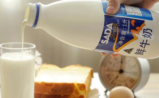 鮮牛奶在常溫下能放多久 未開封鮮牛奶忘記放冰箱一夜可以喝嗎