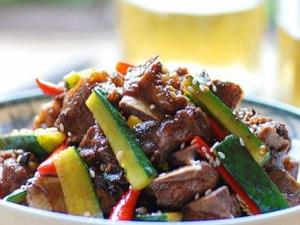 干煸麻辣排骨怎么做好吃？干煸麻辣排骨的做法