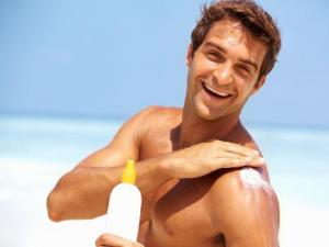 男人日間基礎保養須防曬 做好臉部清潔與保濕