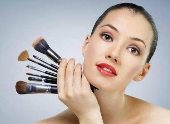 為什么長黑頭會毛孔粗大?鼻子黑頭坑坑洼洼能修復嗎