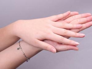 灰指甲的癥狀有哪些?灰指甲的治療方法