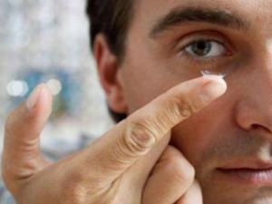 哪些情況不適合戴隱形眼鏡？戴隱形眼鏡的注意事項(xiàng)