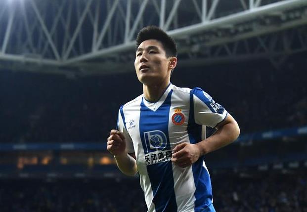 武磊成首位攻破巴薩球門的中國球員 西甲-武磊造紅牌+88分鐘絕平