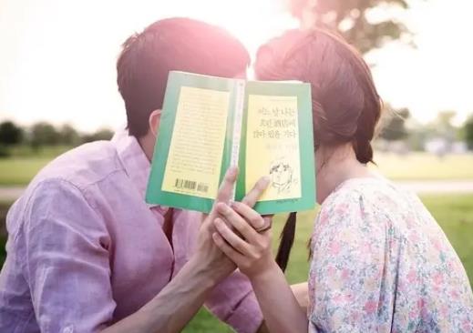 現在的一些女生為何特別喜歡奢侈消費?喜歡奢侈品到底對不對