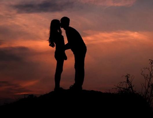 女朋友對我很冷淡該怎么辦?女朋友總是說一些很傷人的話該分手嗎