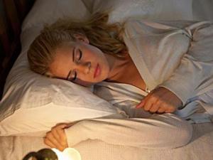 開燈睡覺對身體好嗎?晚上開燈睡覺會引發癌癥嗎