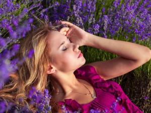 開燈睡覺易失眠,容易致失眠的7大壞習慣