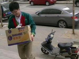 河南80后公務員辭職賣菜 上東方衛視賣菜哥走紅