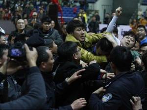 球迷沖入球場(chǎng)圍毆裁判 籃協(xié)取消浙江主場(chǎng)資格1年