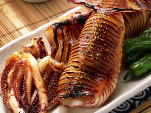 哺乳期能吃魷魚嗎?哺乳期吃魷魚的做法