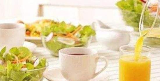 長(zhǎng)痤瘡之后一定要控制好自己的飲食 介紹6種長(zhǎng)痤瘡忌食