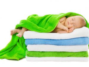 嬰兒浴巾什么材質(zhì)好？嬰兒浴巾怎么選擇？