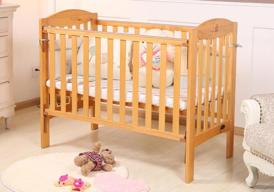 嬰兒床棕墊上面還要鋪褥子嗎?寶寶的嬰兒床有必要買嗎?