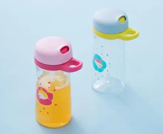 怎么教嬰兒用吸管杯?吸管杯是咬吸還是直吸?