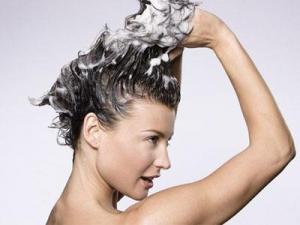 怎樣洗頭才正確？日常洗頭避免7大護發誤區