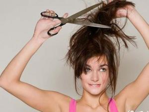 頭發(fā)干枯毛躁怎么辦?干枯分叉頭發(fā)護(hù)理