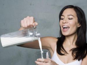 月經期喝牛奶好嗎?月經期可以喝牛奶嗎