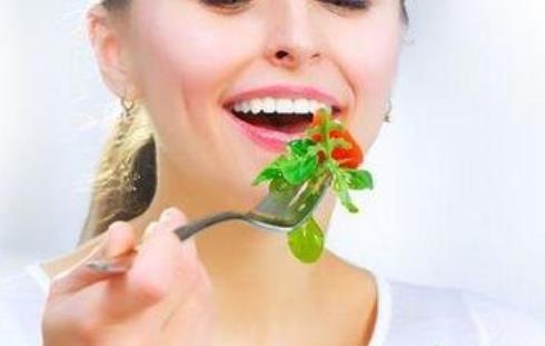 經期出現各種不適應該怎么辦 怎么通過飲食調理經期不適