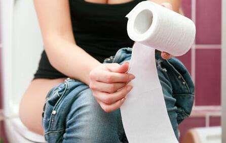 女人上廁所不該用什么紙?女人小便后該不該用衛(wèi)生紙擦
