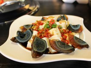 皮蛋豆腐怎么做好吃？皮蛋豆腐的做法