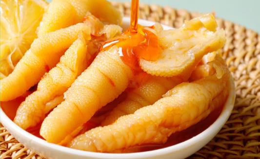 檸檬雞爪放多少檸檬 檸檬雞爪的雞爪要煮熟嗎