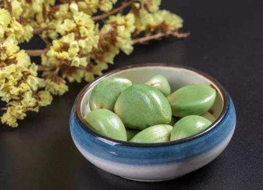 臘八蒜可以用塑料瓶腌嗎?臘八蒜里放了什么配料