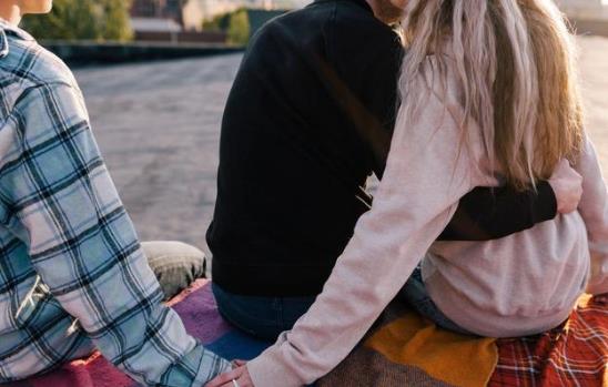 都是已婚出軌警察查房怎么辦?老公出軌開賓館怎么查小三的身份?