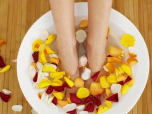 熱水泡腳有什么好處？怎樣泡腳才養(yǎng)生