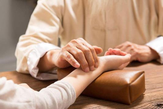 吃什么可以偷偷流產(chǎn)會流血嗎?明顯兩條杠其實(shí)沒懷孕這種幾率大嗎