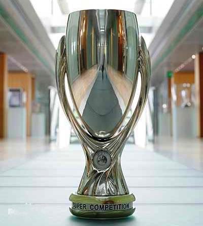 足球運(yùn)動(dòng)員都想得到的冠軍獎(jiǎng)杯 大力神杯是足球界最高榮譽(yù)的象征