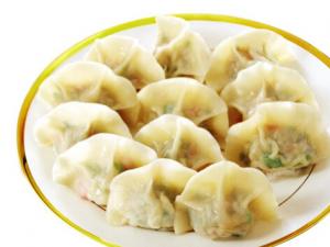 煮餃子時餃子會粘在一起怎么辦？水里加點鹽