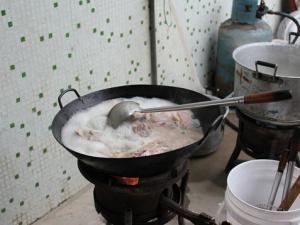 油壺怎么清洗？油壺上的污漬怎么去除？