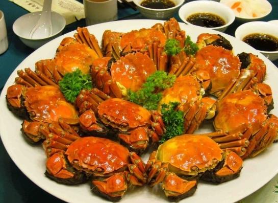 大閘蟹放冰箱里死了還能吃嗎?大閘蟹蓋毛巾會(huì)窒息嗎?