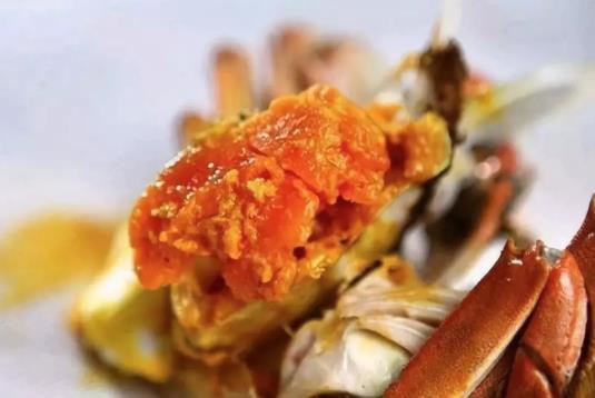 大閘蟹放冰箱里死了還能吃嗎?大閘蟹蓋毛巾會(huì)窒息嗎?