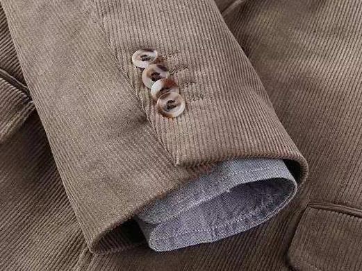 燈芯絨是不是很容易粘毛?燈芯絨的衣服會不會縮水