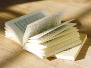 如何清除書(shū)上污漬？清除書(shū)上污跡小竅門(mén)