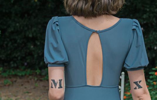 泳衣選大一碼還是小一碼 泳衣面料是什么材質(zhì)