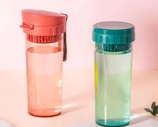 塑料杯子發黃用什么能洗白?塑料杯子發臭了怎么辦?