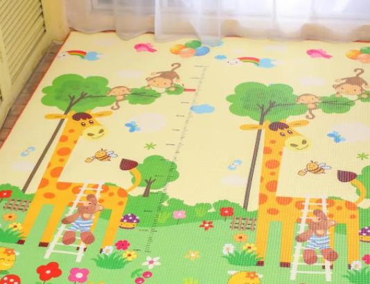 爬行墊厚度2cm好還是3cm好?幾個(gè)月的寶寶開始使用爬行墊