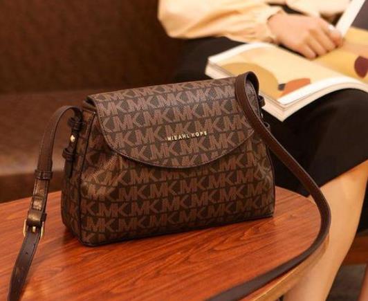 lv官網(wǎng)和專(zhuān)柜質(zhì)量有差別嗎?lv一個(gè)月只能買(mǎi)一次嗎